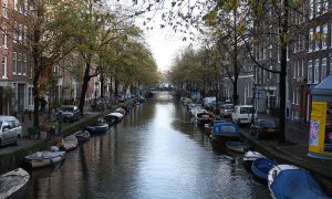 В Амстердаме запретили въезд бензиновым и дизельным автомобилям с 2030 года