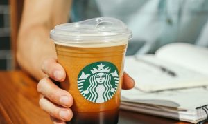 В Starbucks разрешили расплачиваться криптовалютой