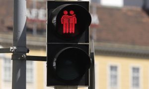 В Вене на светофорах вместо кнопок установят камеры