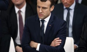 Во Франции сообщили  о состоянии Макрона, заразившегося коронавирусом