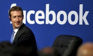Сооснователь Facebook призвал власти жестко контролировать Цукерберга