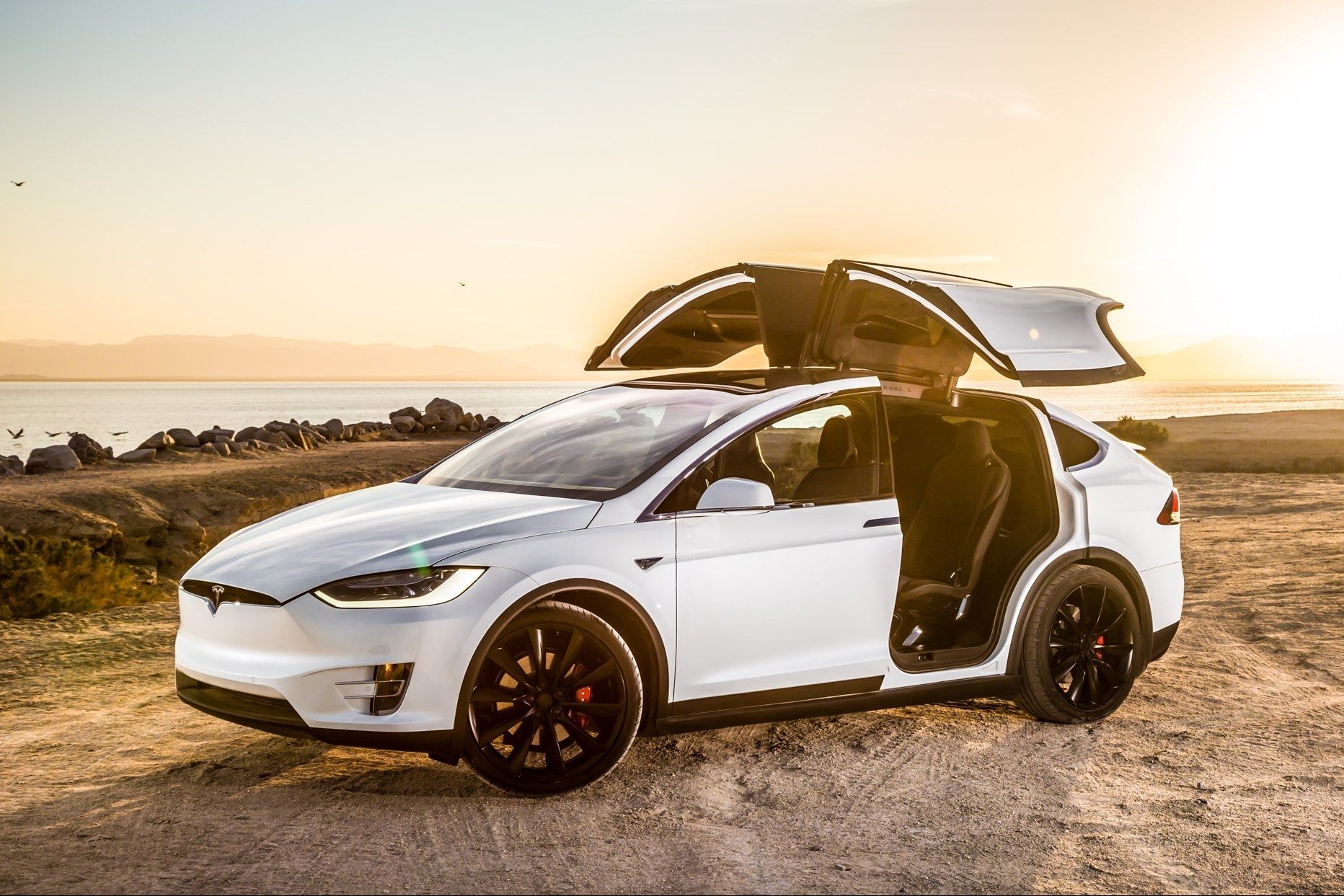 Видео: в Австралии полиция будет патрулировать на Tesla Model X