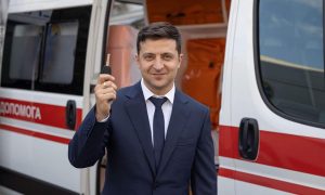Фото: Зеленский подарил детским больницам 200 автомобилей скорой помощи