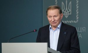 Фото: Кучмі у Дніпрі нагадали про Гонгадзе