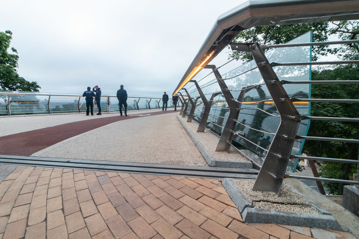 На велосипедно-пешеходном мосту заметили трещину