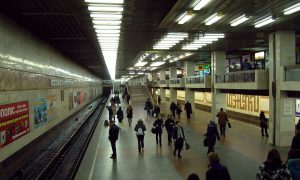 На Позняках демонтировали торговые точки в подземном переходе