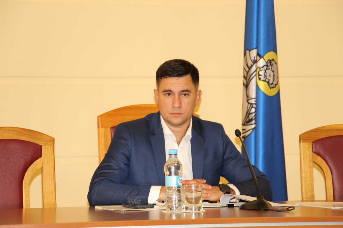 Президент уволил двух глав районов в Киеве