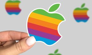 Apple вернет радужный логотип