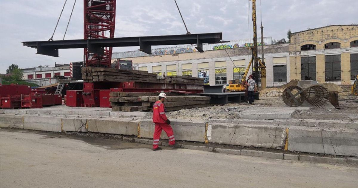 На Шулявском путепроводе установили второй пролет