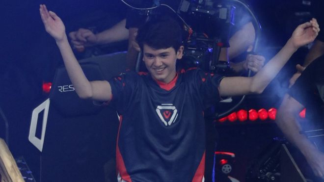 Американский подросток стал первым чемпионом мира по игре Fortnite