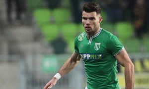 Венгерский футбольный клуб наказал украинца из-за «москальской рожи»