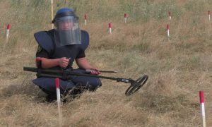 У штабі ООС розповіли, скільки гектарів розмінували на Донбасі