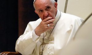 Папа Римський не може приїхати до Києва через кремль