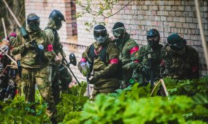 Офіцер ЗСУ за хабарі влаштовував пейнтбол на військовому об’єкті