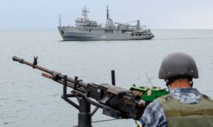 Фото: у Чорному морі штурмували кораблі та звільняли заручників