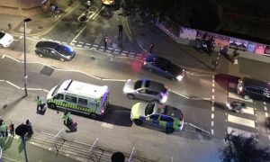 Фото: автомобиль врезался в толпу в Лондоне