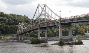 Парковый пешеходный мост частично перекроют