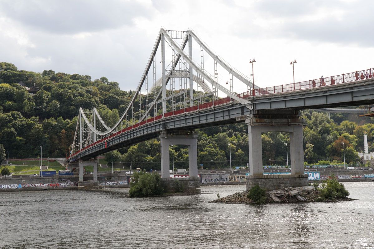 Парковый пешеходный мост частично перекроют