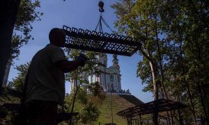 Когда откроют лестницу от Андреевской церкви до Аллеи художников