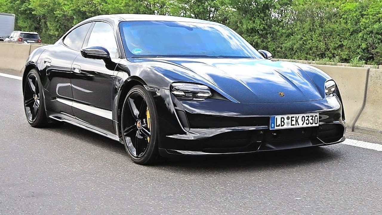 Первый электромобиль Porsche испытывали в течение суток