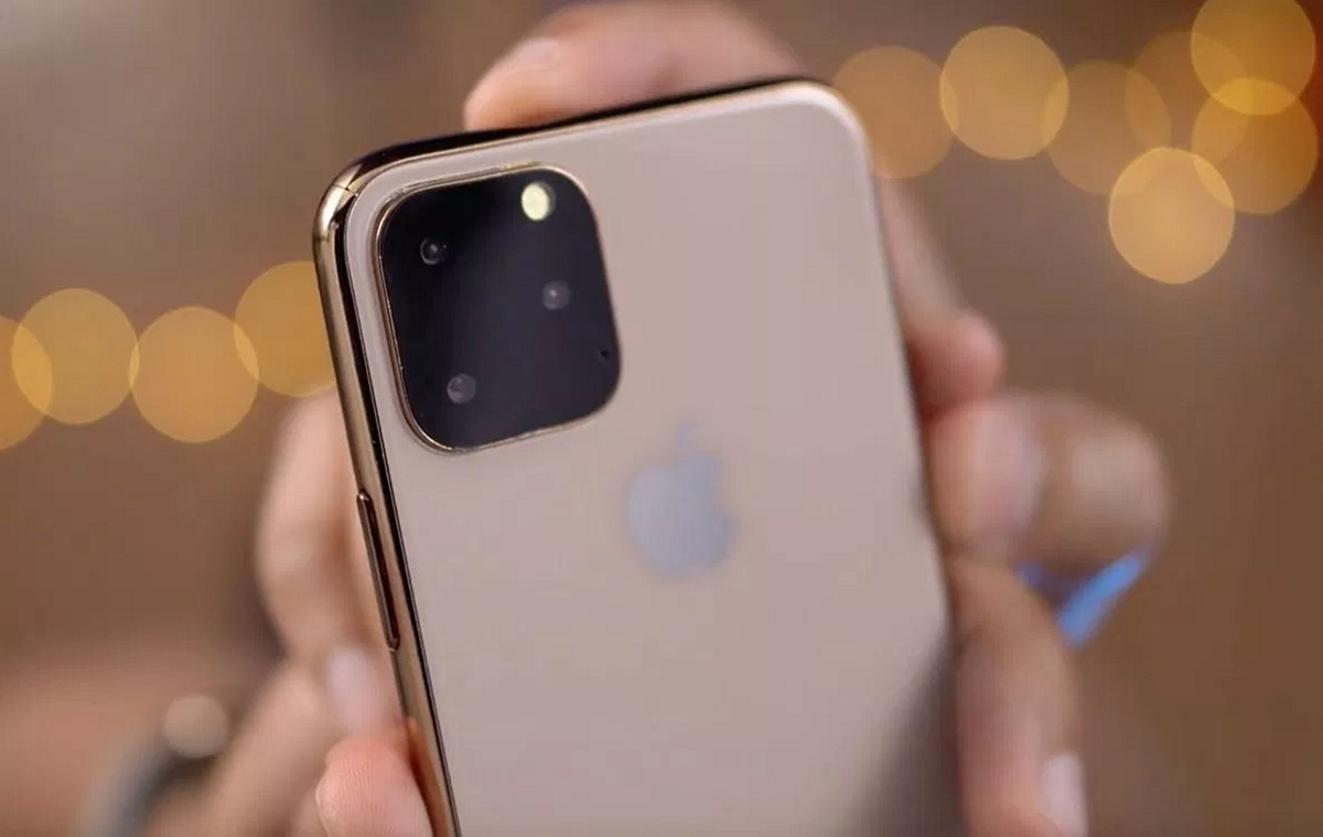 Apple выпустит сразу три новых iPhone