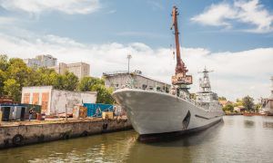 Фото: на ремонт в Николаеве встал самый большой десантный корабль ВМС Украины