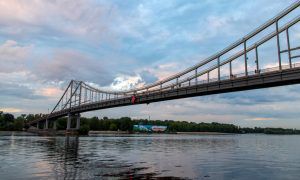 В Киеве обвалился фрагмент Пешеходного моста