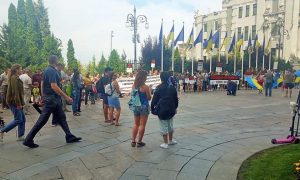 Фото: Зеленского просят отменить обязательную вакцинацию детей