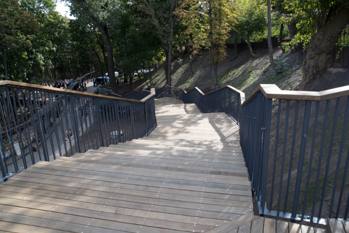 В Киеве открыли лестницу к Андреевской церкви