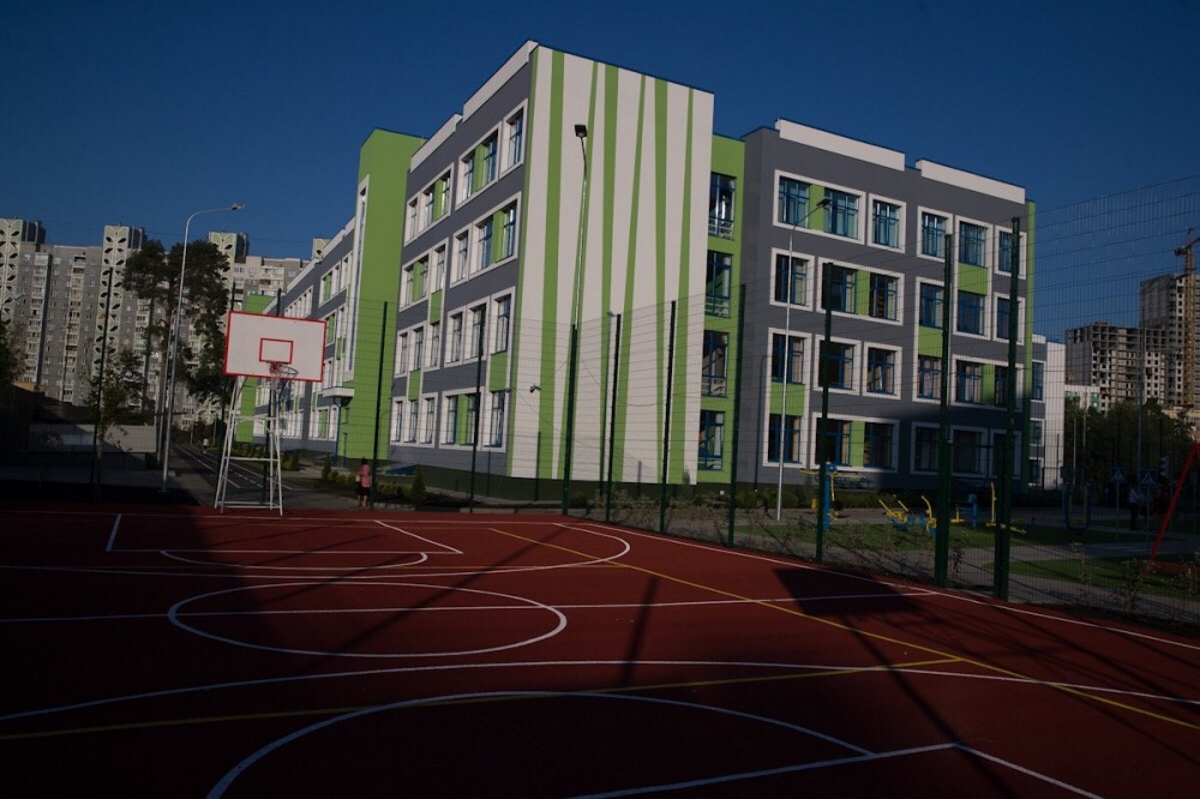 В Киеве открыли новую современную школу