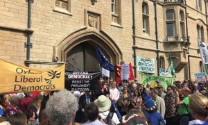 В Британии прошли многотысячные акции против остановки парламента