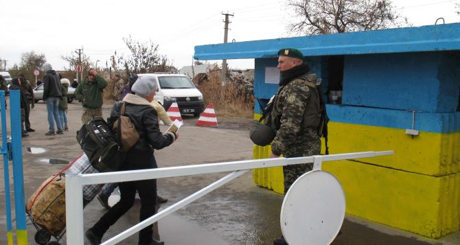 Україна демонтує останню оборонну споруду у Станиці Луганській