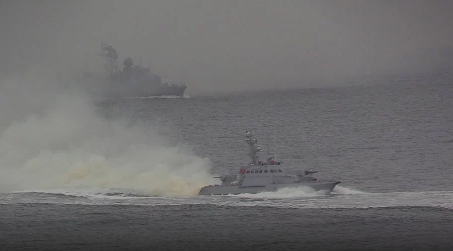 Біля Південної Кореї загорілося російське судно