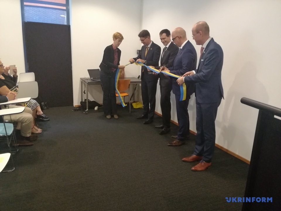 Фото, видео: в Нидерландах открылось Почётное консульство Украины