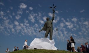 Видео: в столице открыли памятник Сикорскому
