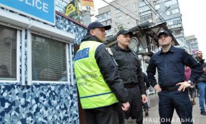 Фото: в Умань приехали тысячи хасидов и израильские полицейские
