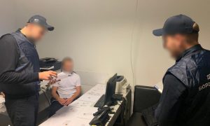 Фото: в «Борисполе» задержали контрабандиста с грузом золотых монет