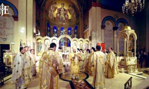 Фото: митрополит Епифаний провел первую совместную литургию с архиепископом Америки