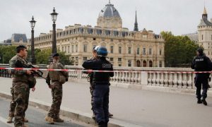 Фото: в Париже неизвестный атаковал штаб-квартиру полиции, есть погибшие