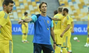 Фото: итальянский футбольный тренер вытатуировал себе украинский герб