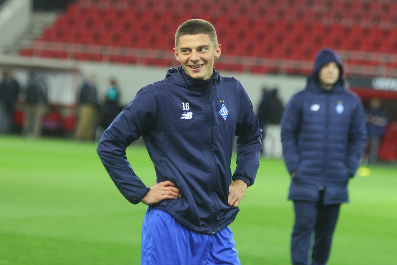 Сборная Украины потеряла основного защитника перед матчем Евро-2020 против Сербии