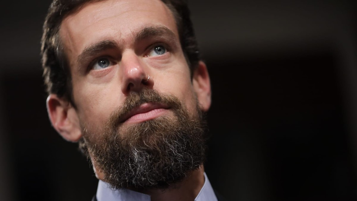 Гендиректор Twitter отписался от Цукерберга