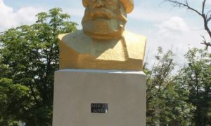 В Одесской области памятник Марксу переименовали в честь болгарского поэта