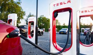 В Украине появятся зарядки Tesla Supercharger к марту