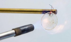 В США создали батарею, которую можно разрезать без вреда для ее работы