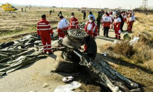 Фото: Иран уничтожает улики на месте падения «Боинга»