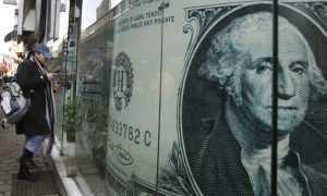 Аналитики ожидают, что вакцина против коронавируса может обвалить доллар