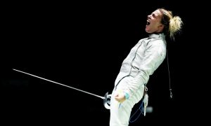 Харлан уверенно победила россиянку в финале Кубка мира по фехтованию