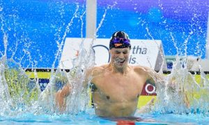 Видео: 17-летний украинец побил мировой рекорд по плаванию