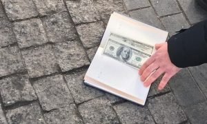 Фото: винницкого таможенника поймали на попытке подкупить сотрудника СБУ